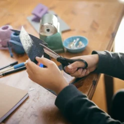 Tesoura Estudante Purpurinas Soft Grip Fiskars