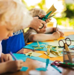 Tesoura Kidzors Animais Rastejantes Fiskars